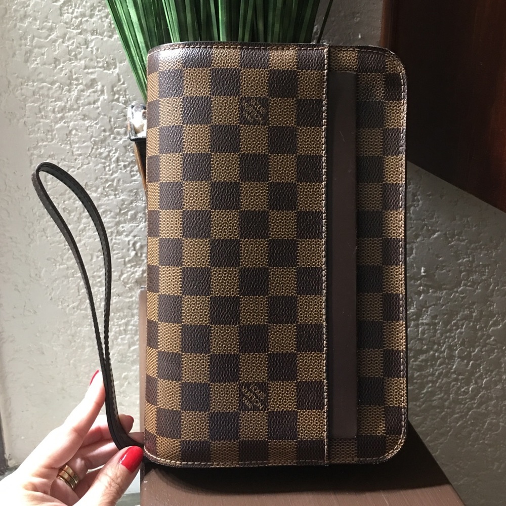 Louis Vuitton Saint Louis clutch